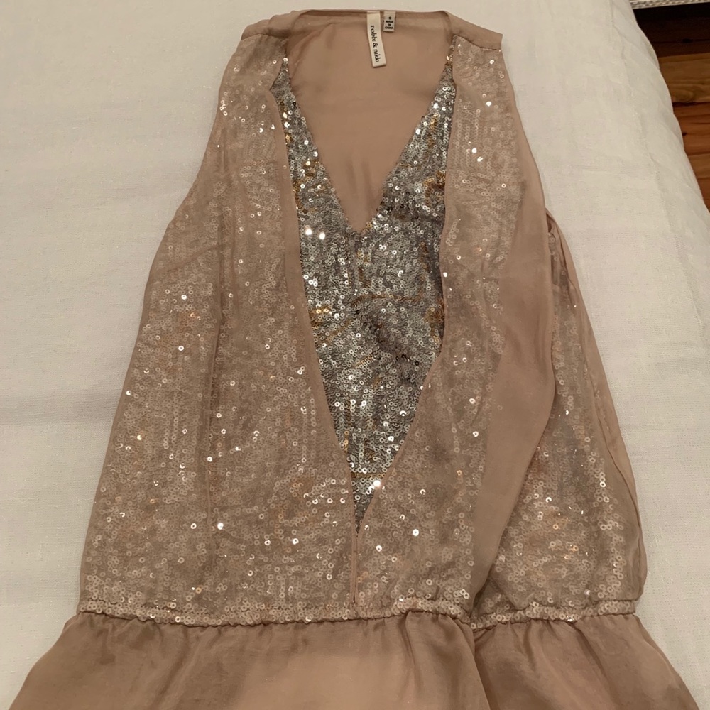 Sleeveless Blouse